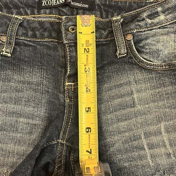 ZCOJEANS Premium in size 1.Shorts Great condition - Picture 5 of 5